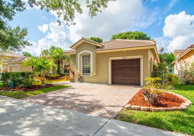 Photo - 16414 Sapphire St House