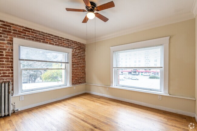 2 BR, 1 BA - Raymond Apartments