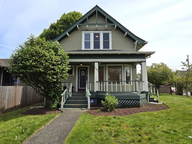 Building Photo - 3Bd/2Ba Everett Home
