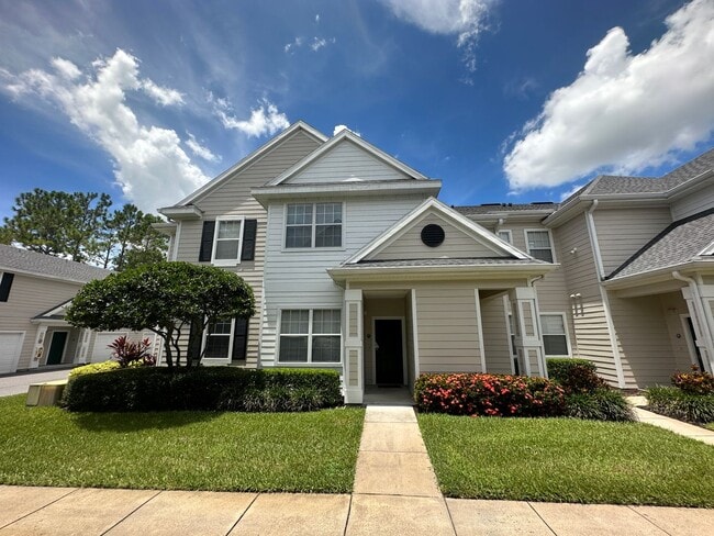 Building Photo - Gorgeous 3/2 Condo with 1 Car Garage in Ex...