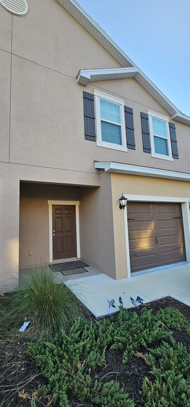 1041 Grantham Dr