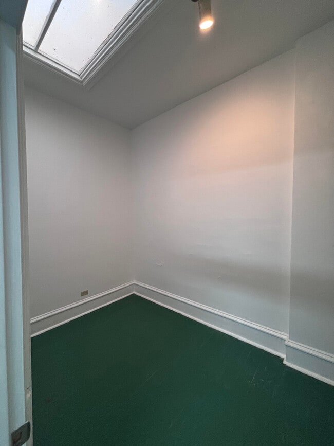 Photo - 1905 W Division St Unit 2 Rear