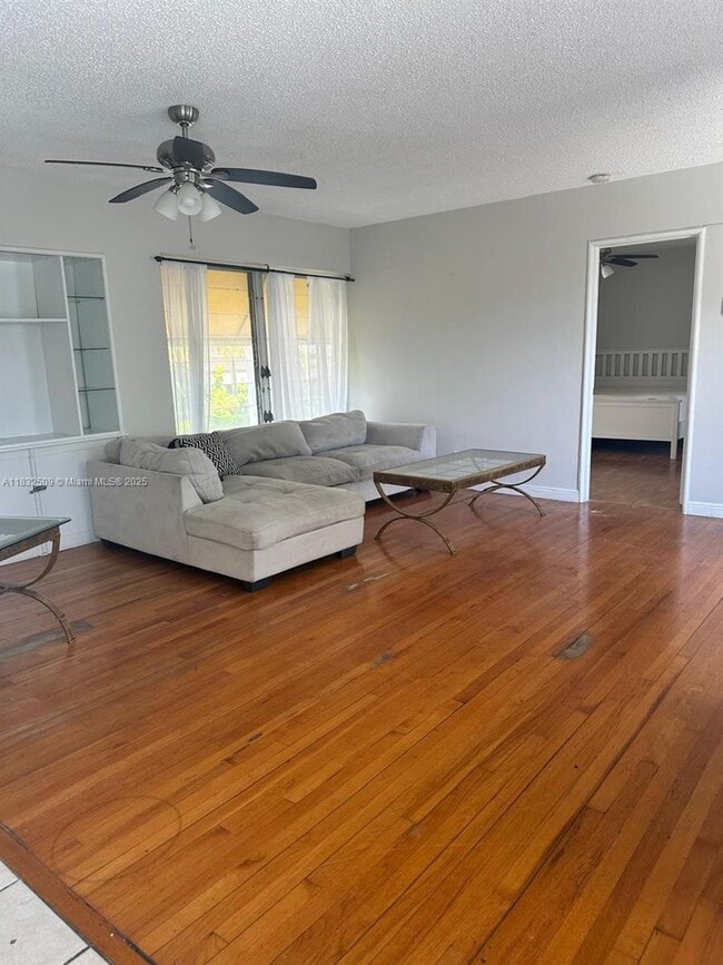 Building Photo - 90 Isle of Venice Dr Unit 9 Rental