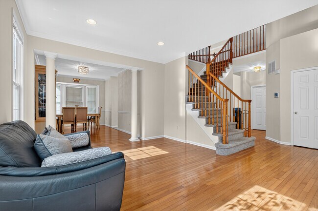 Photo - 1 Palisades Rd