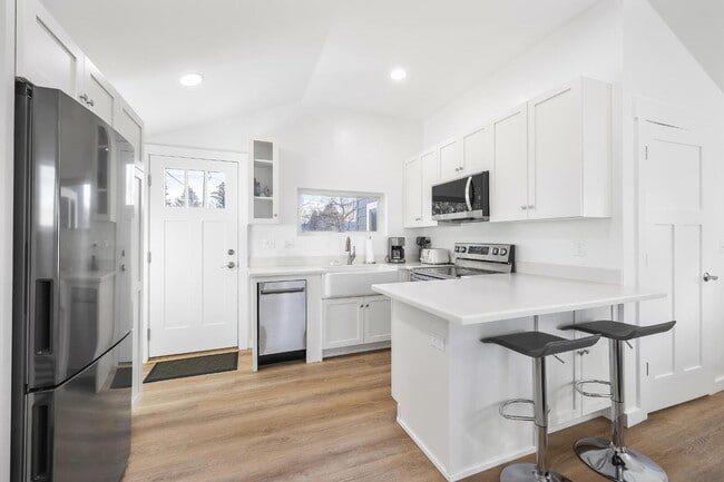 Photo - Simple Living, Beautifully Done