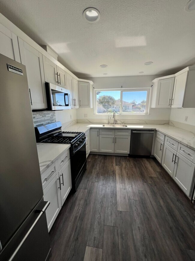 Photo - Oxnard - Four bedroom, two bathroom, singl...