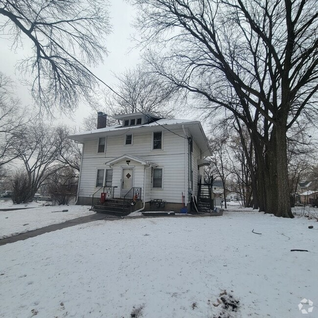 Building Photo - 1202 18th St Unit 1202 1/2 -  1 Rental