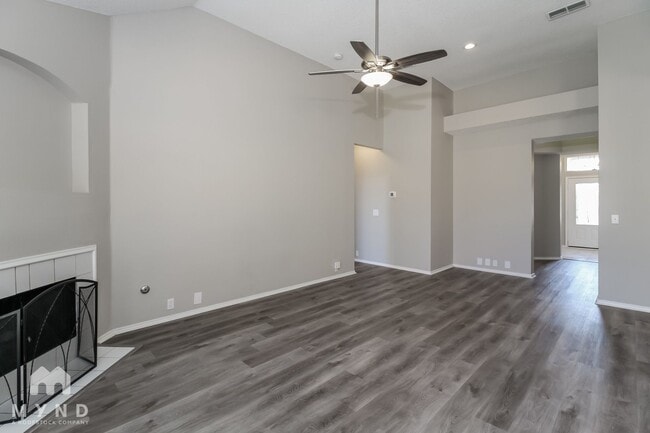 2606 Wandering Oak Dr