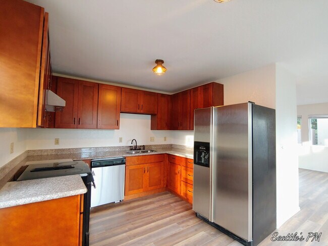 Photo - "Spacious 3-Bed Oasis with 2 Full Baths in Prime Seattle Location – 1800 Sq Ft of Comfort!" Unit B