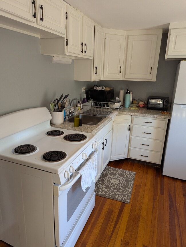 Building Photo - 223 Tuttle Rd Unit 2nd fl Rental