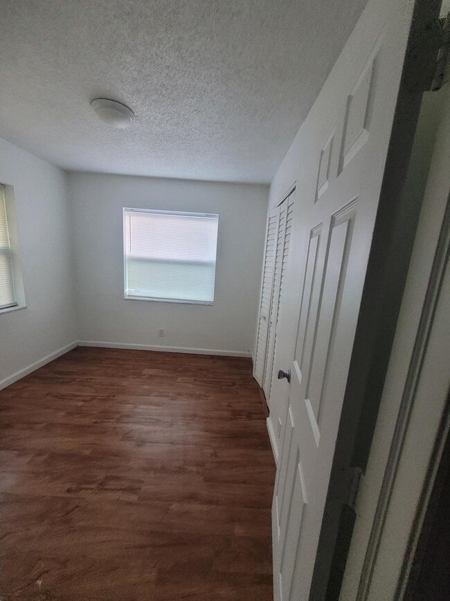 Building Photo - 4103 Riverside Dr Unit 4