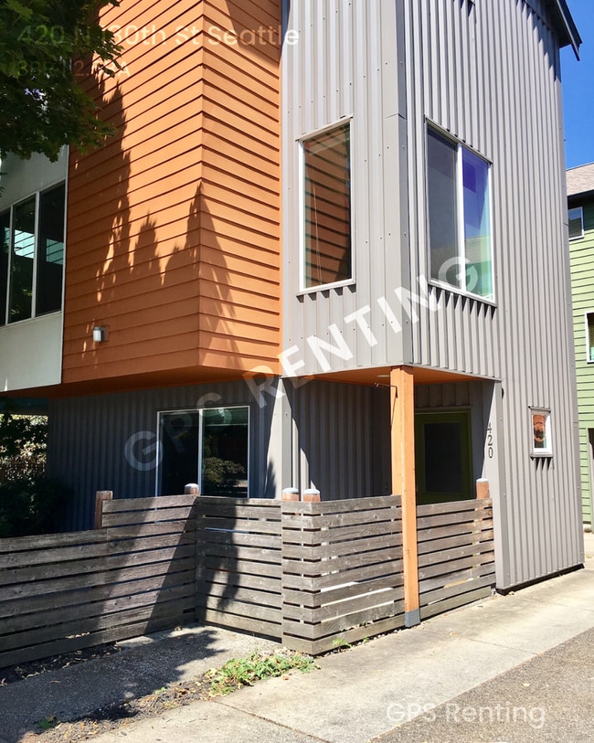 Photo - 420 N 130th St
