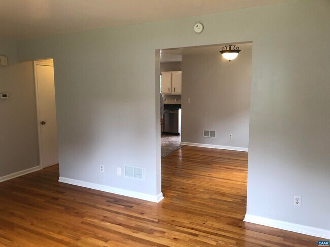 Photo - 206 Greentree Park