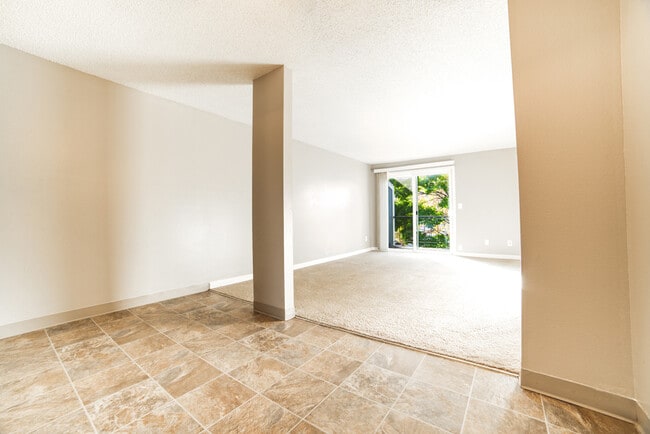 Photo - Lynmarie Apartments