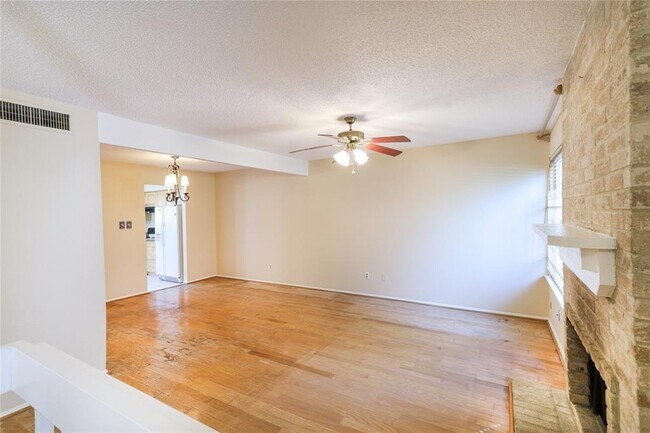 Photo - 2990 Meadowgrass Ln