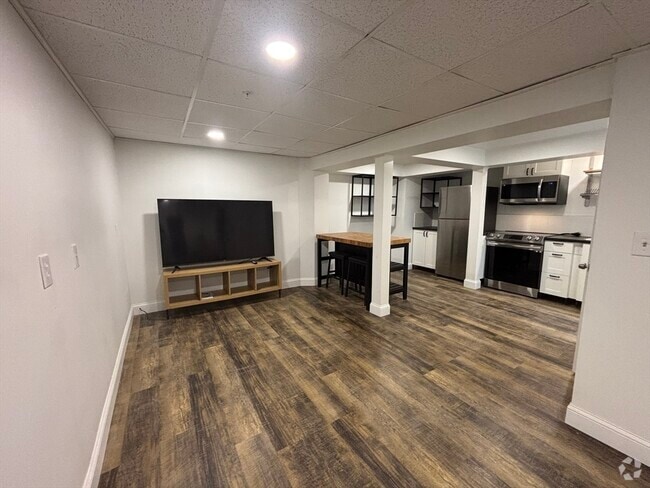 Building Photo - 1190 Stafford Rd Unit B Rental