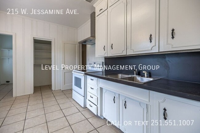 Photo - 215 W Jessamine Ave