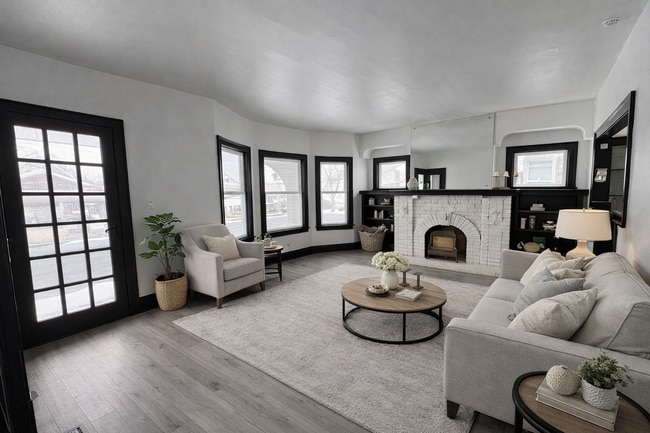 Photo - 3611 E 147th St Unit 2