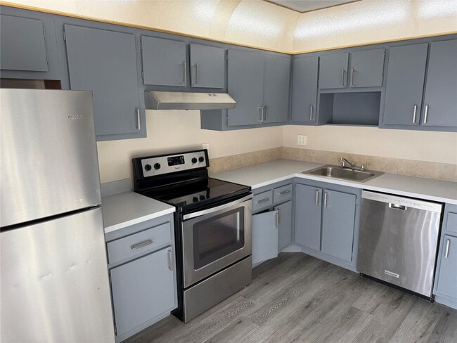 Building Photo - 1349 Sussex Dr