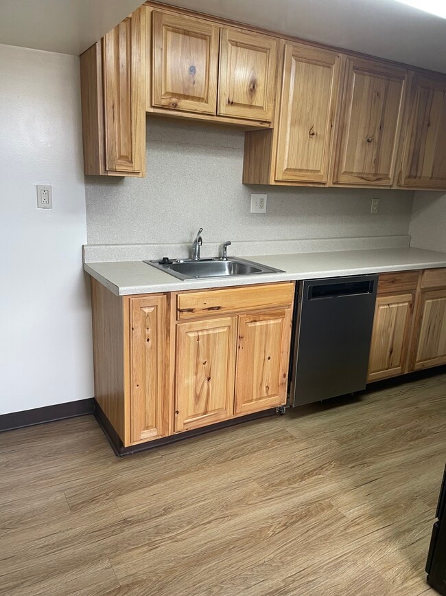 Kitchen - 743 Camden Pl Unit Apt. B