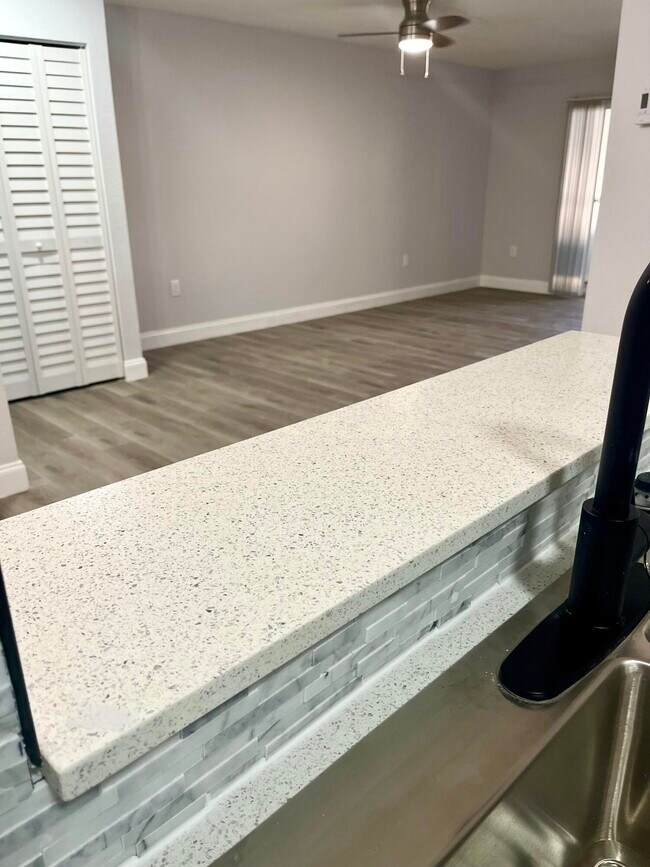Photo - 2820 N Oakland Forest Dr Unit 203