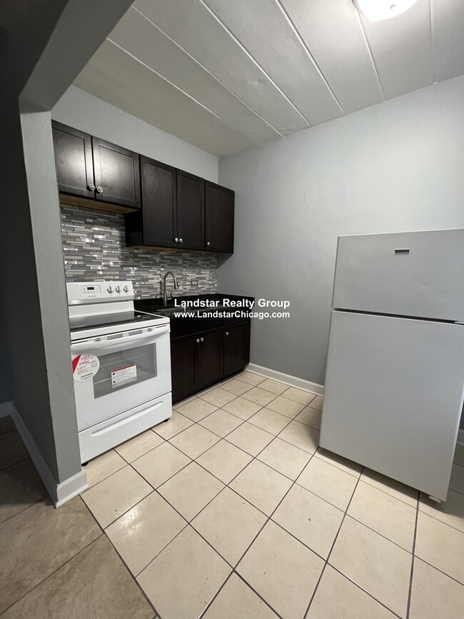 Photo - 1359 W Touhy Ave