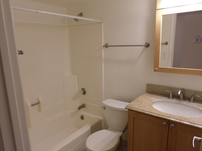 Photo - 1808 N 32nd St Unit 101