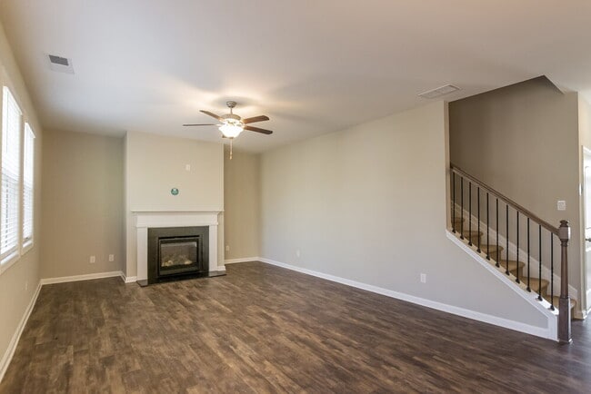 Photo - 345 Lenore Ct