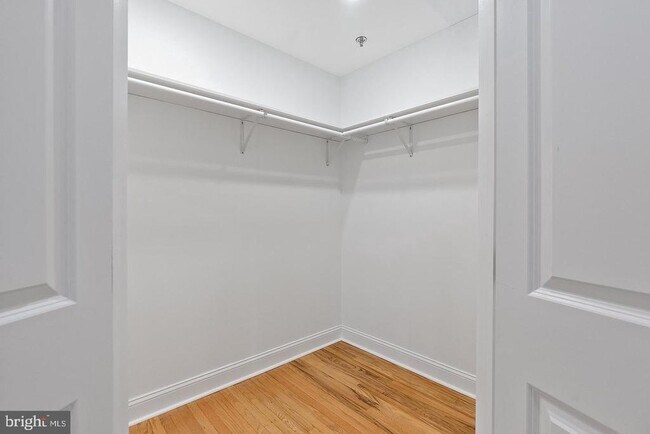 Photo - 2029 Walnut St