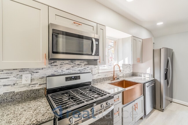 Photo - 2413 Chapman Rd