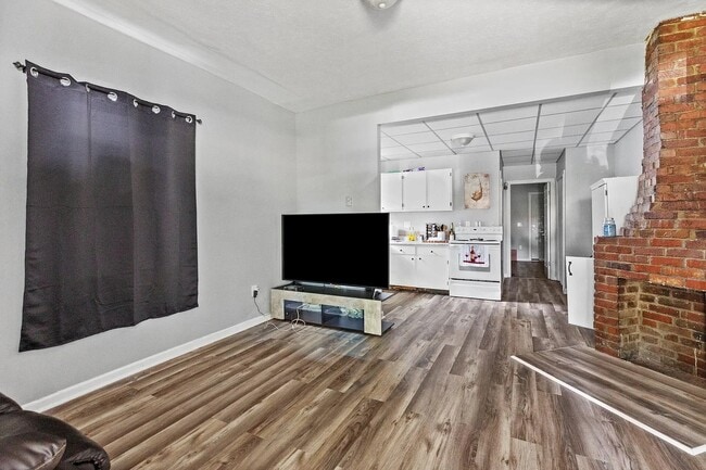 Building Photo - 714 Maple Oak Ln Unit B Rental