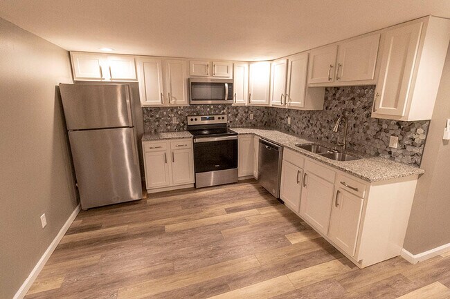 Photo - 319 West Blvd N