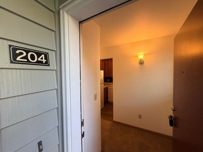 Building Photo - 4980 S Landing Dr