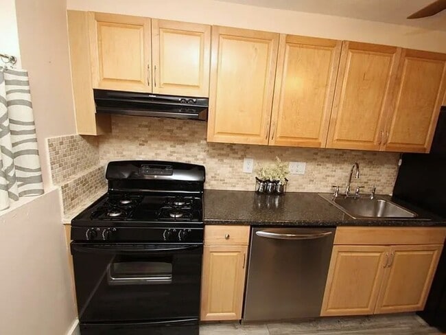 Photo - Updated 1 bedroom condo in ideal North Reading / Andover Rte 28 location.