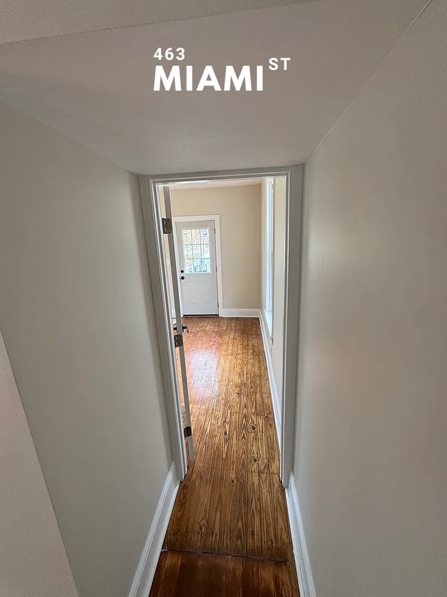 Photo - 463 Miami St