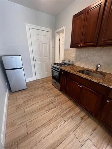 Photo - 46 49th St