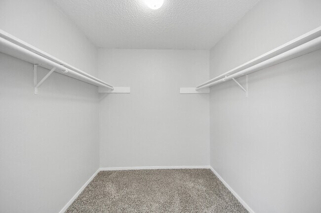 Building Photo - 3750 Tanglewilde St Unit A7