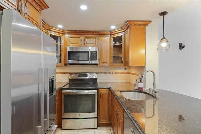 20 2nd St Unidad 211
