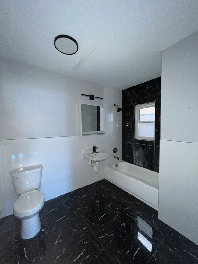 Photo - 483 Kennedy Blvd Unit 1F