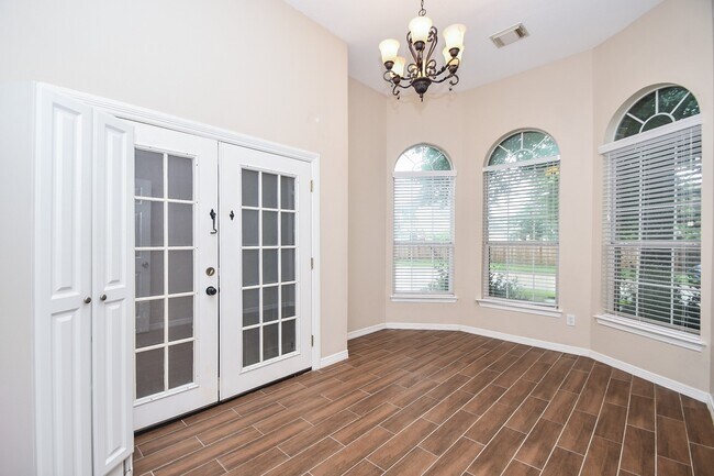 Photo - 21915 Stockbridge Ln