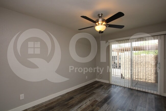 Photo - 2807 E Paradise Ln