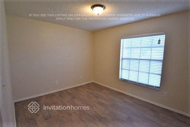 Photo - 15840 Bay Lakes Trail