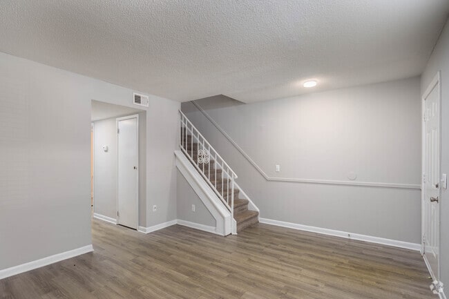 3BR, 1.5BA - 1,050SF - Living Room