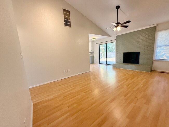 Photo - 3608 Peregrine Dr