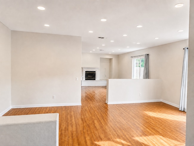 13900 Nelliebell Dr