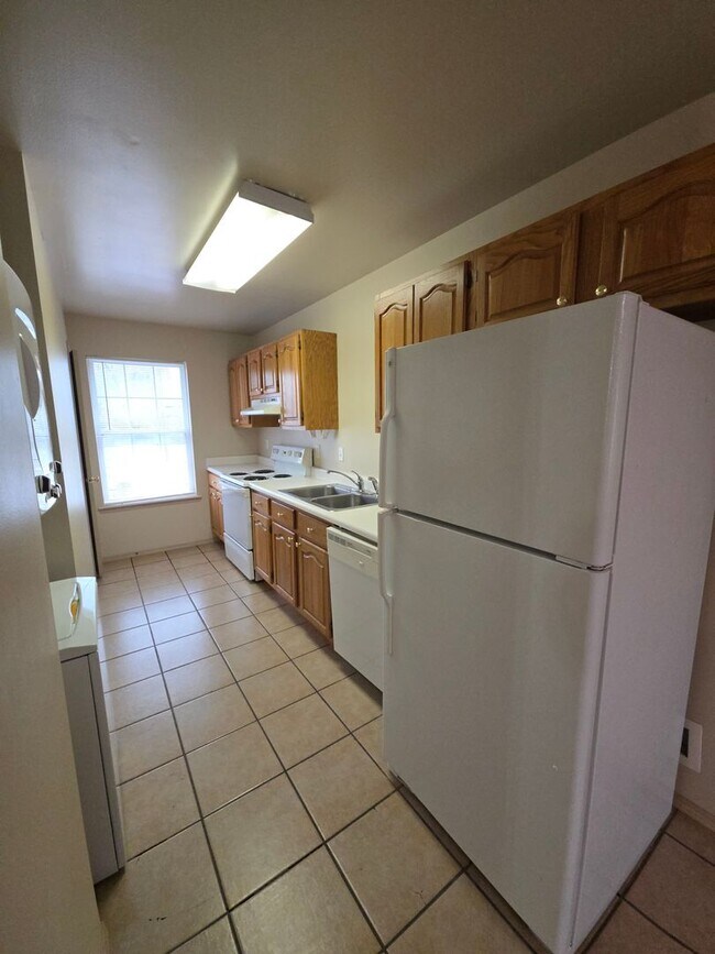 Photo - 705 E J St Unit B