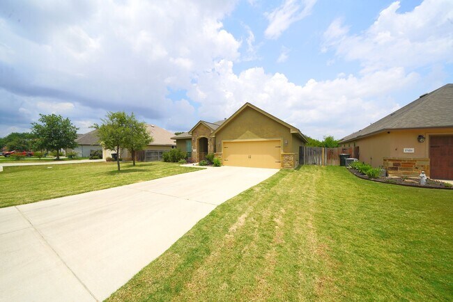 Photo - Beautiful Selma Living. Realtor Commission: $500