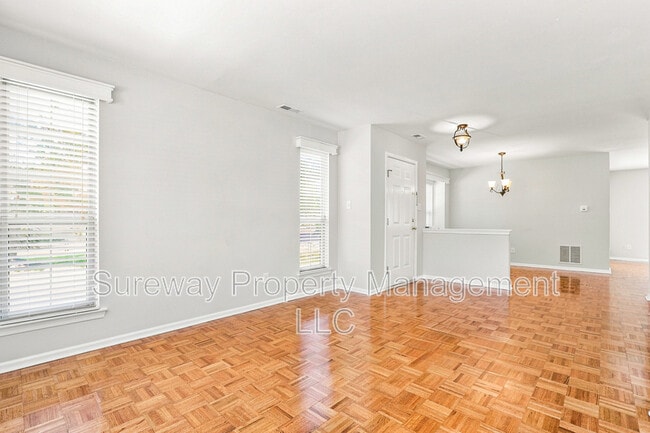 Photo - 1 Periwinkle Ln