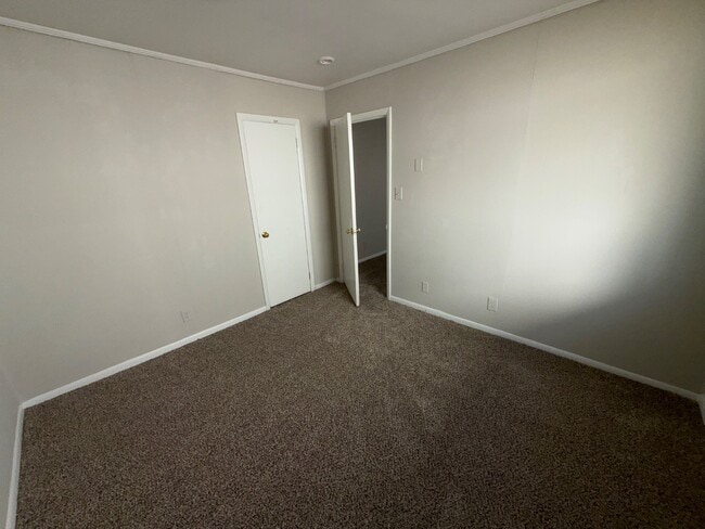 Photo - 3015 Batavia St