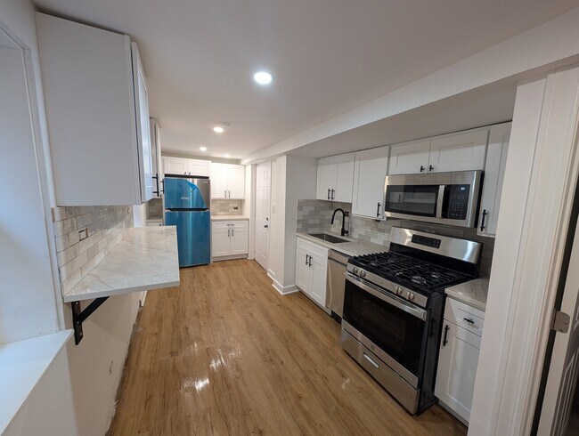 Photo - 3823 N Whipple St Unit B